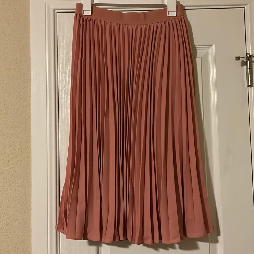 Grace Karin Pleated Rose skirt Large